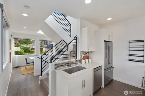 1208 W Emerson Street Seattle WA 98119