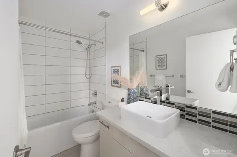 1208 W Emerson Street Seattle WA 98119