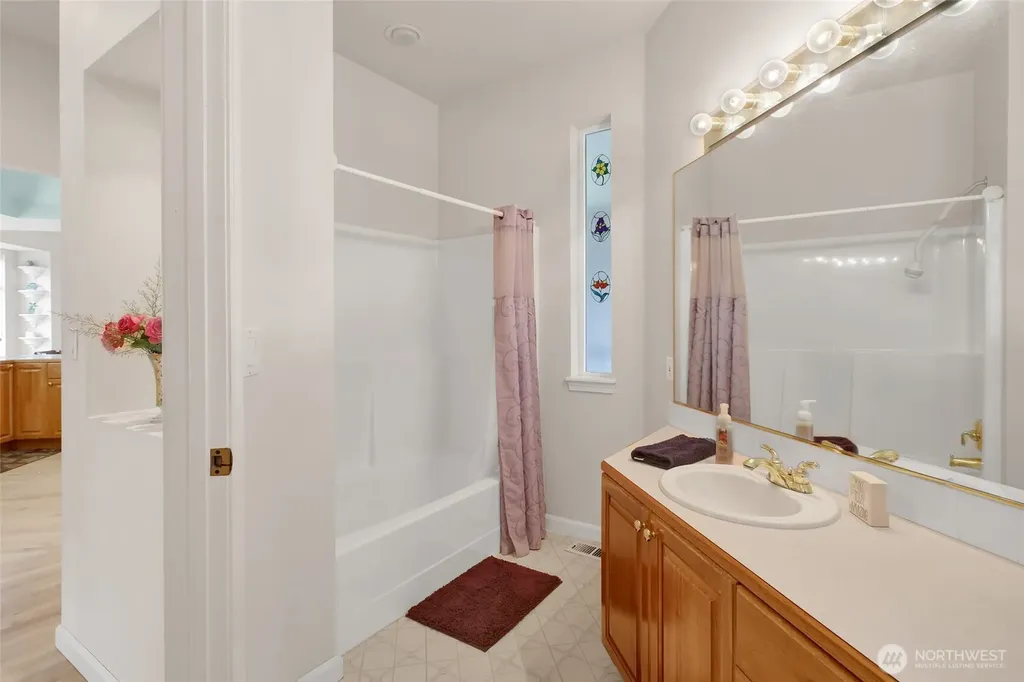 585 Maberry Drive Lynden WA 98264