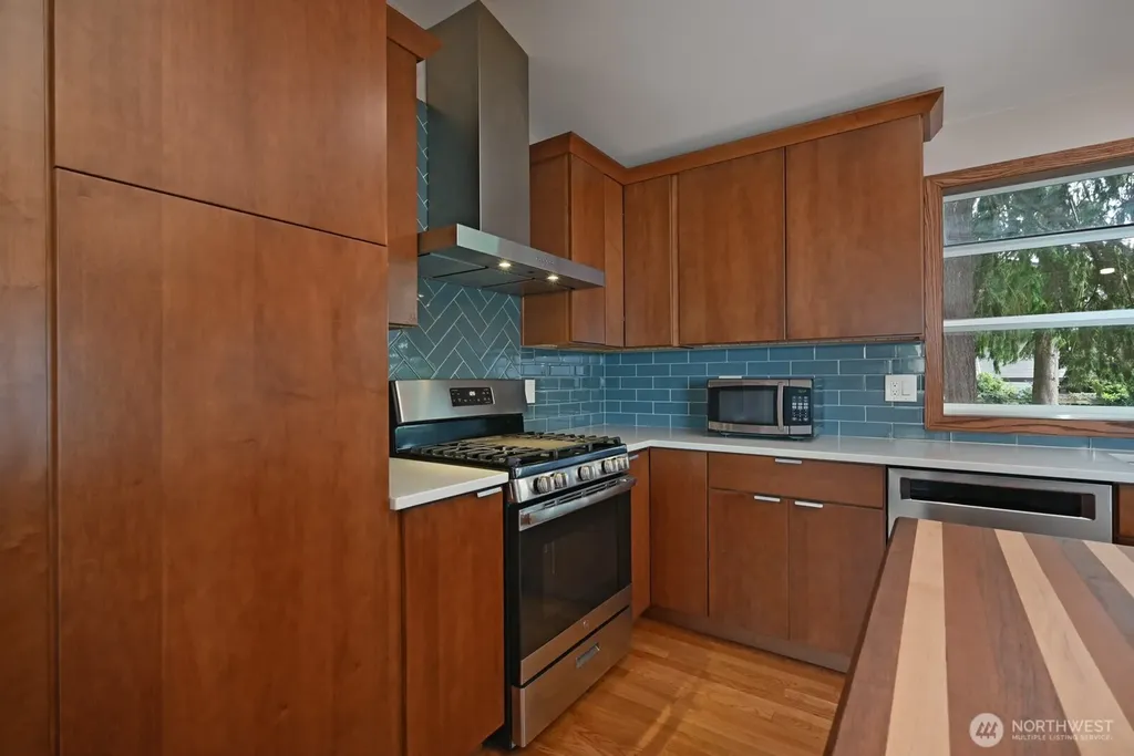 143 S 297th Place Federal Way WA 98003