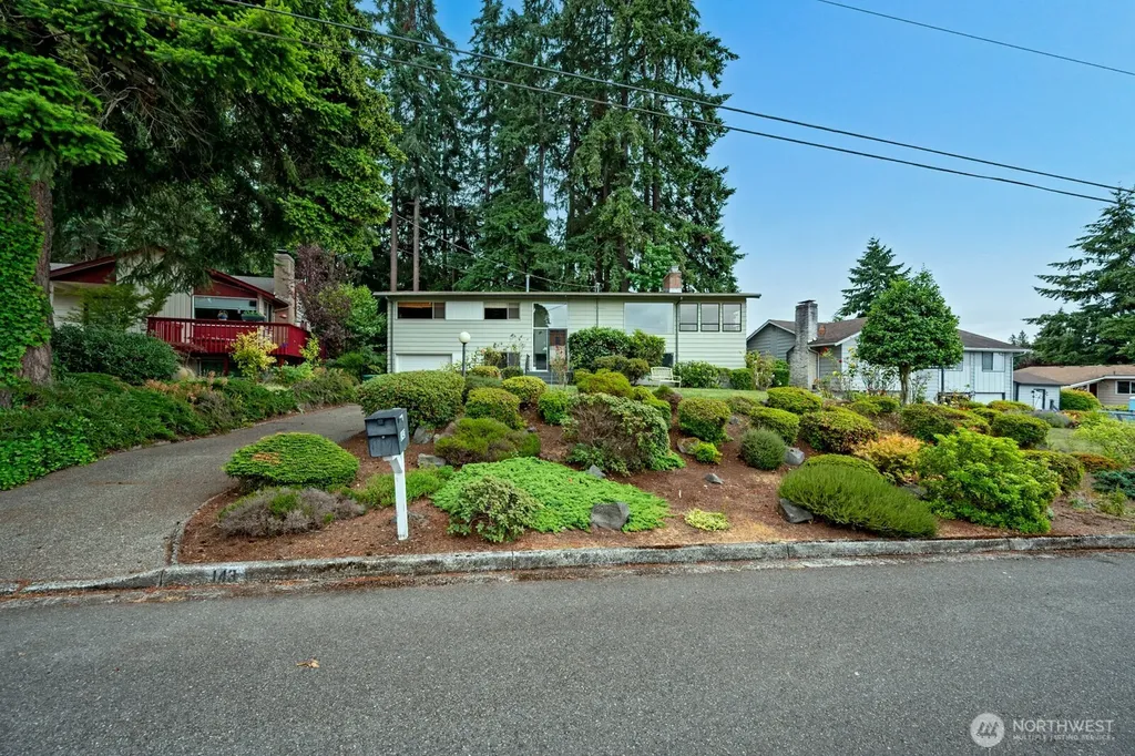 143 S 297th Place Federal Way WA 98003