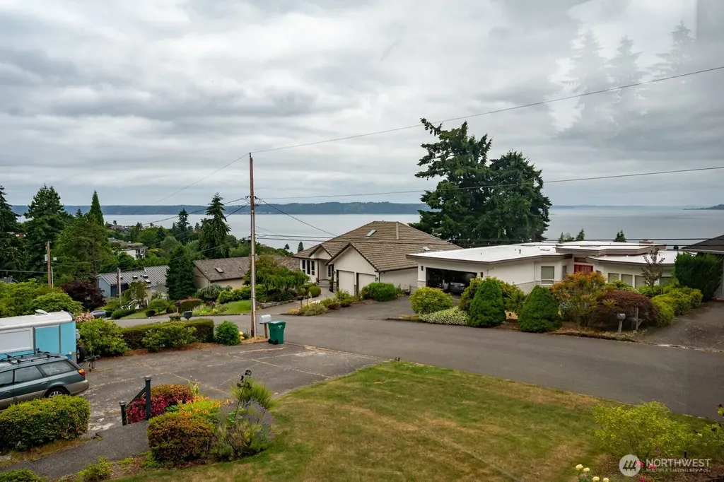143 S 297th Place Federal Way WA 98003