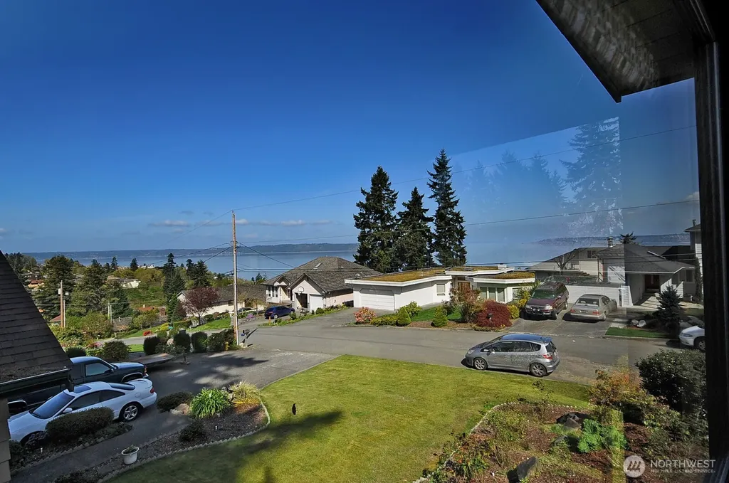 143 S 297th Place Federal Way WA 98003