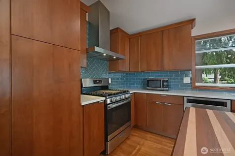 143 S 297th Place Federal Way WA 98003