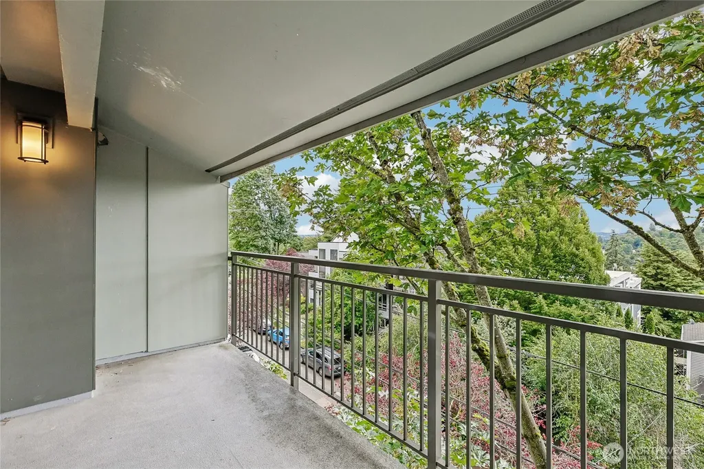 2419 E Madison Street Seattle WA 98112