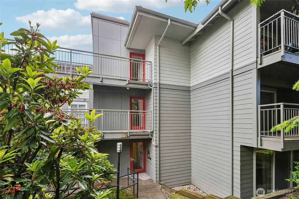 2419 E Madison Street Seattle WA 98112