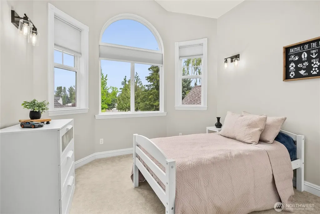 1827 Collins Road Buckley WA 98321