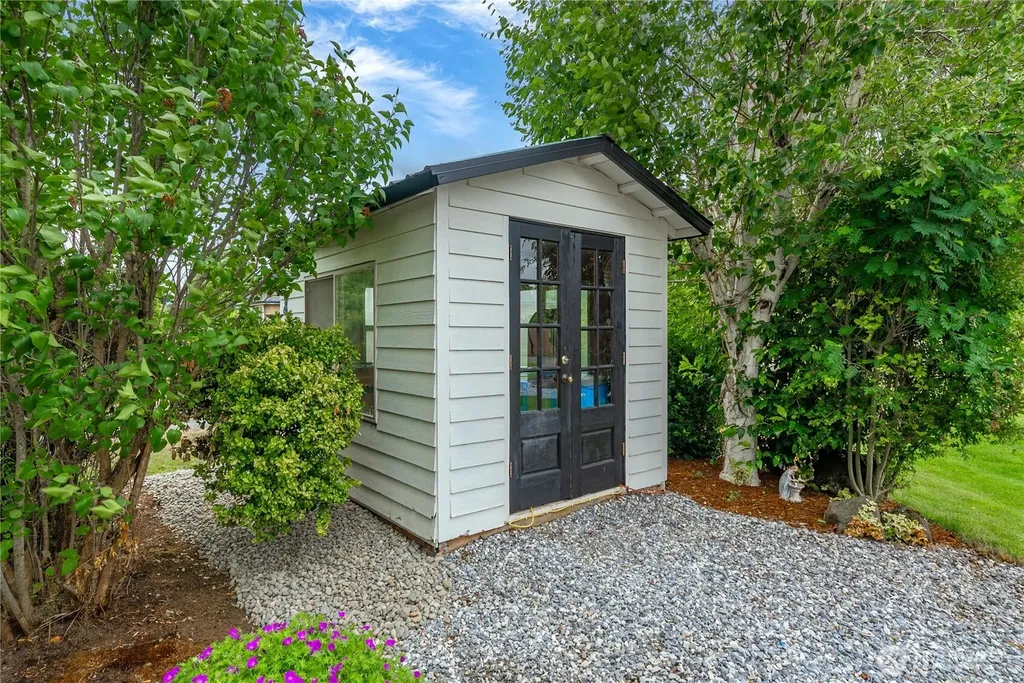 1827 Collins Road Buckley WA 98321