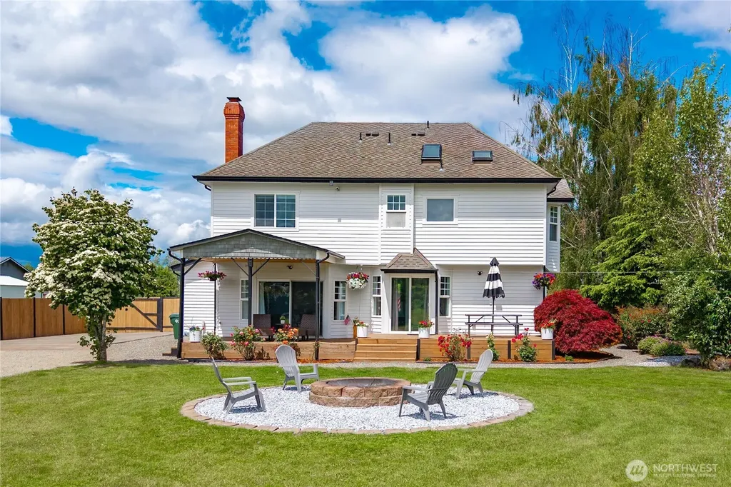 1827 Collins Road Buckley WA 98321