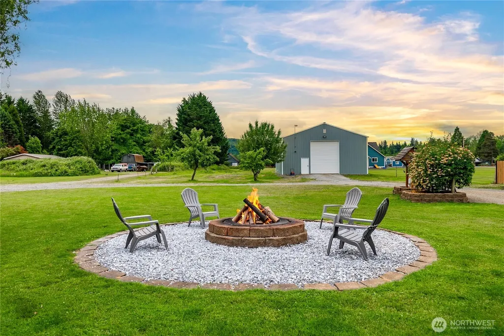 1827 Collins Road Buckley WA 98321