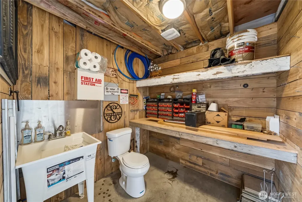 1827 Collins Road Buckley WA 98321