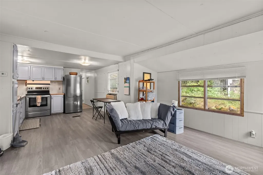 31813 21st Avenue SW Federal Way WA 98023