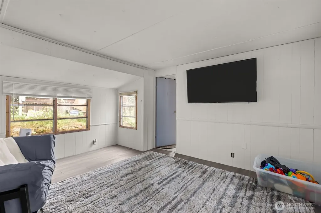 31813 21st Avenue SW Federal Way WA 98023