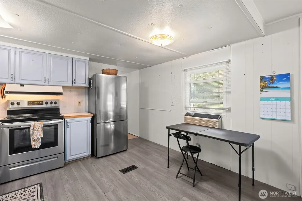 31813 21st Avenue SW Federal Way WA 98023