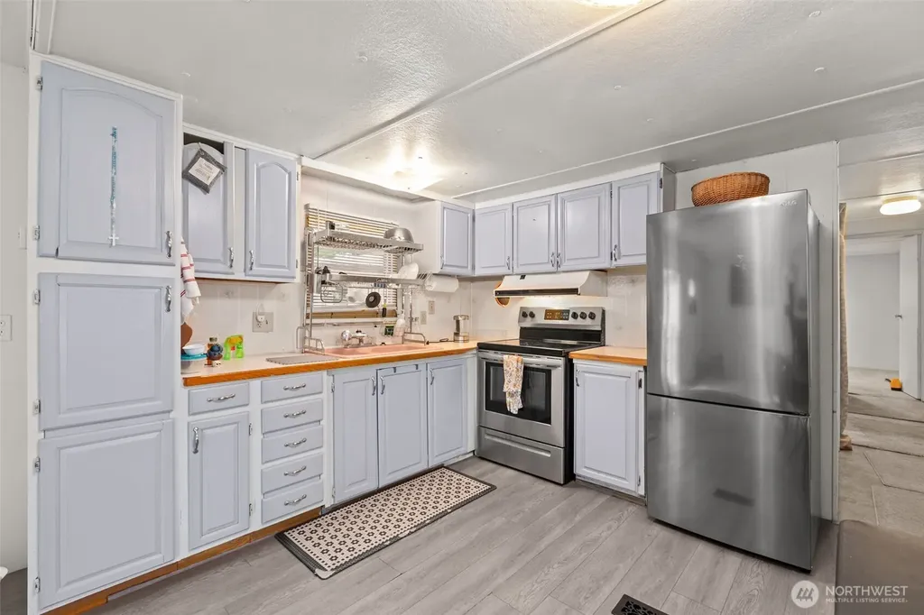 31813 21st Avenue SW Federal Way WA 98023