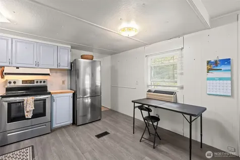 31813 21st Avenue SW Federal Way WA 98023