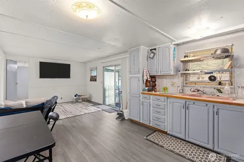 31813 21st Avenue SW Federal Way WA 98023