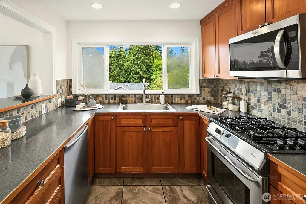 8715 Bowdoin Way Edmonds WA 98026