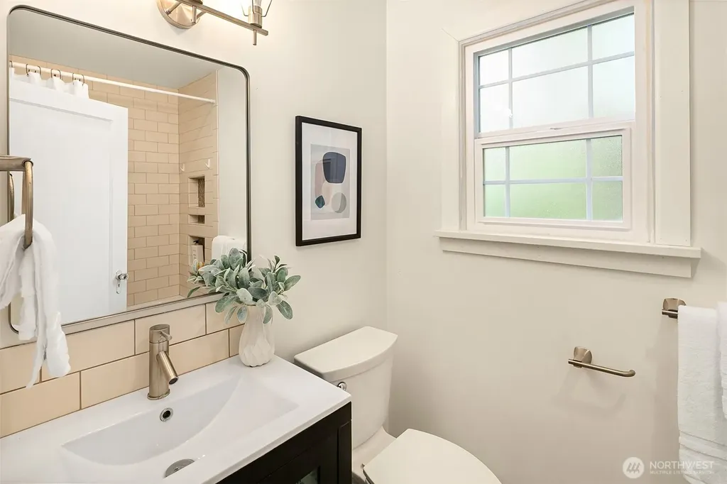 8715 Bowdoin Way Edmonds WA 98026