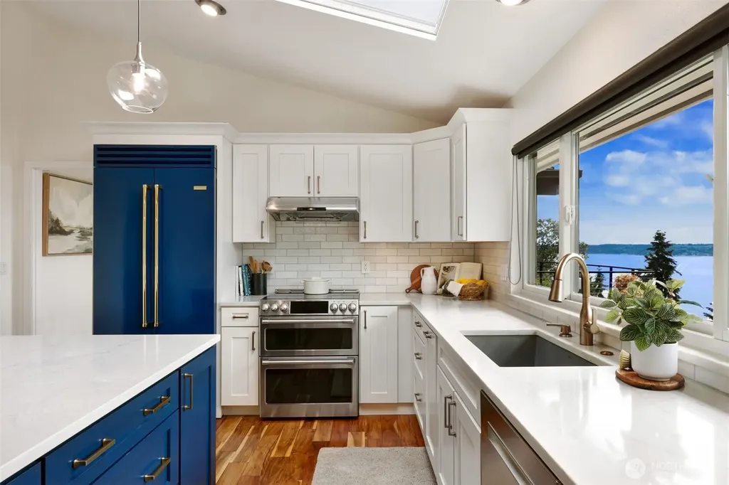10960 39th Avenue SW Seattle WA 98146