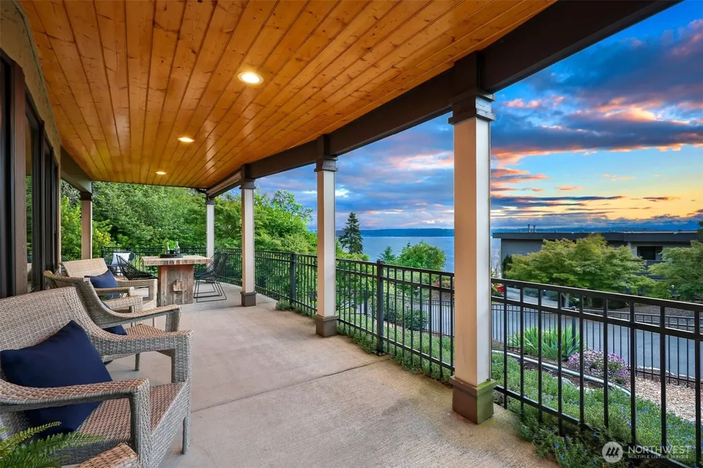 10960 39th Avenue SW Seattle WA 98146
