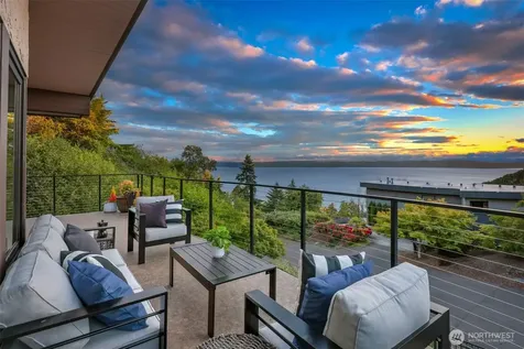 10960 39th Avenue SW Seattle WA 98146