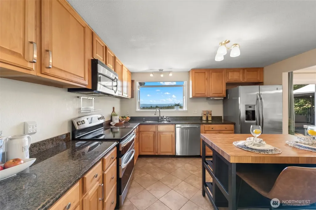 407 Veralene Wy SW Everett WA 98203