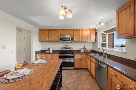 407 Veralene Wy SW Everett WA 98203
