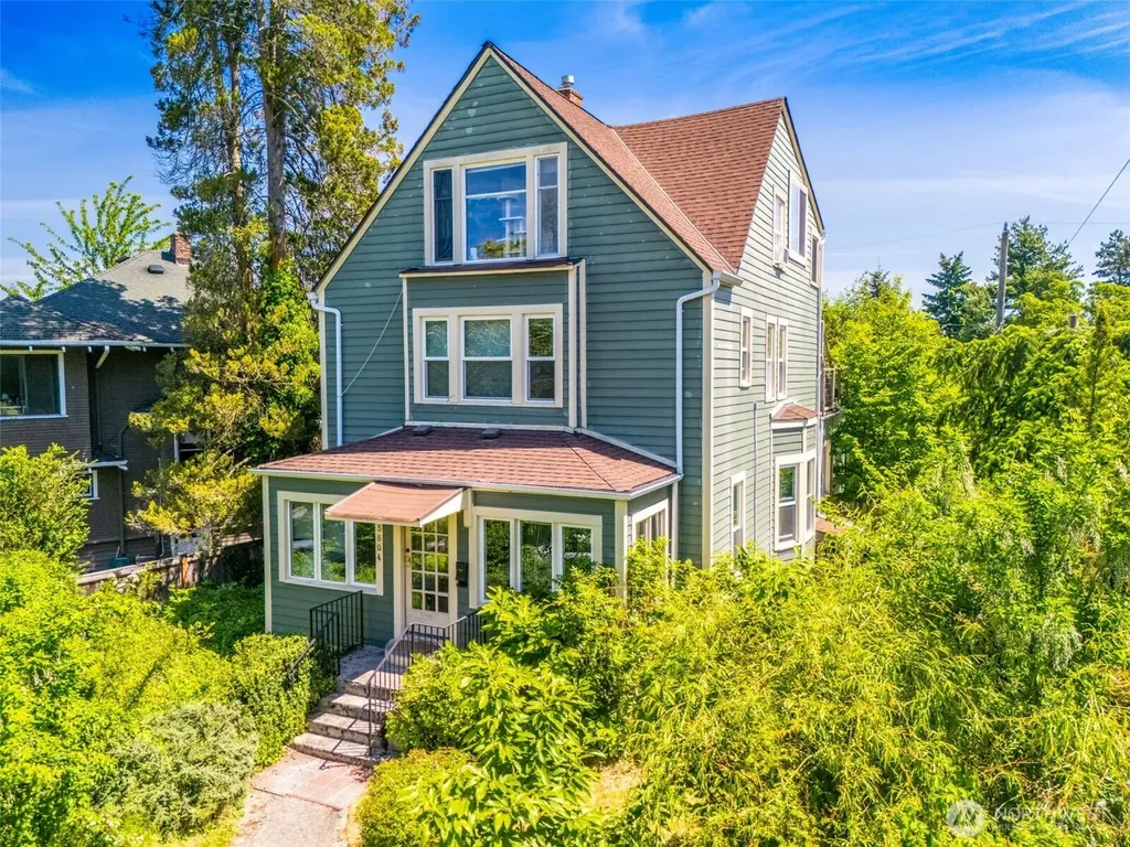 5604 17th Avenue NE Seattle WA 98105