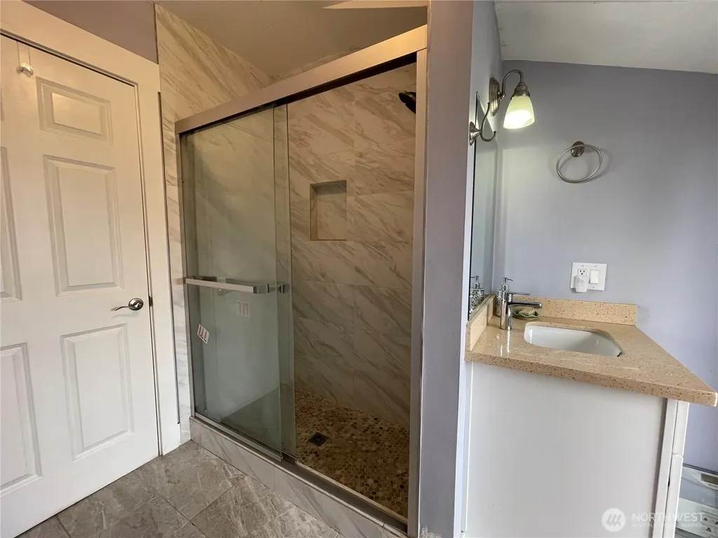 5604 17th Avenue NE Seattle WA 98105