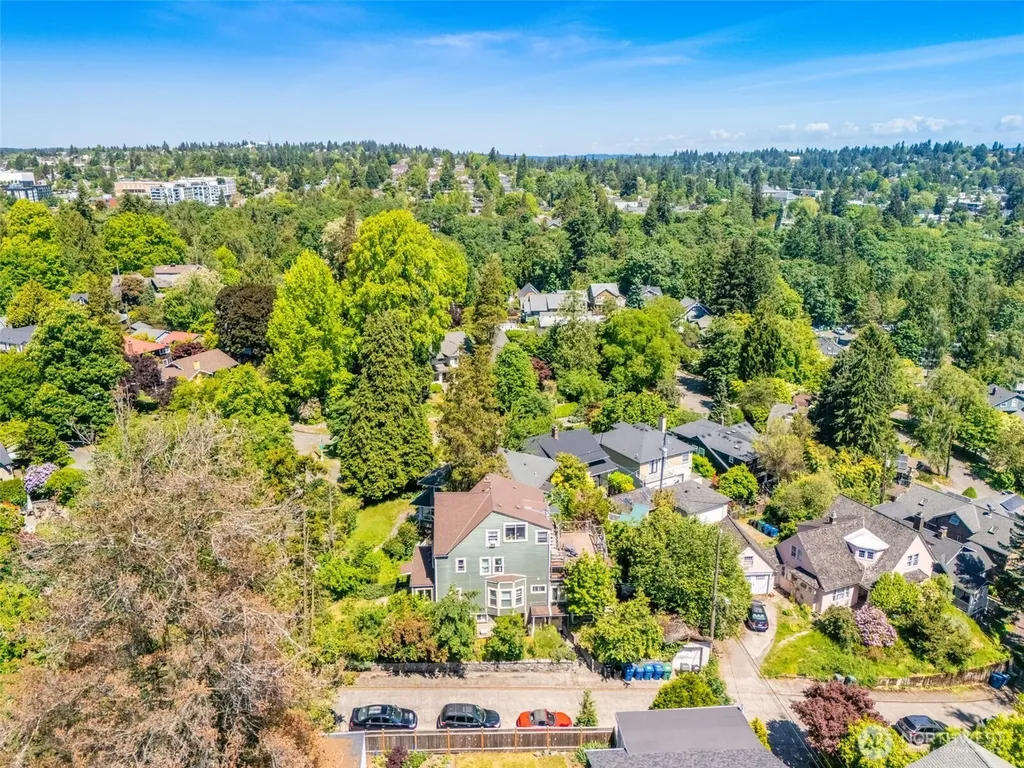 5604 17th Avenue NE Seattle WA 98105