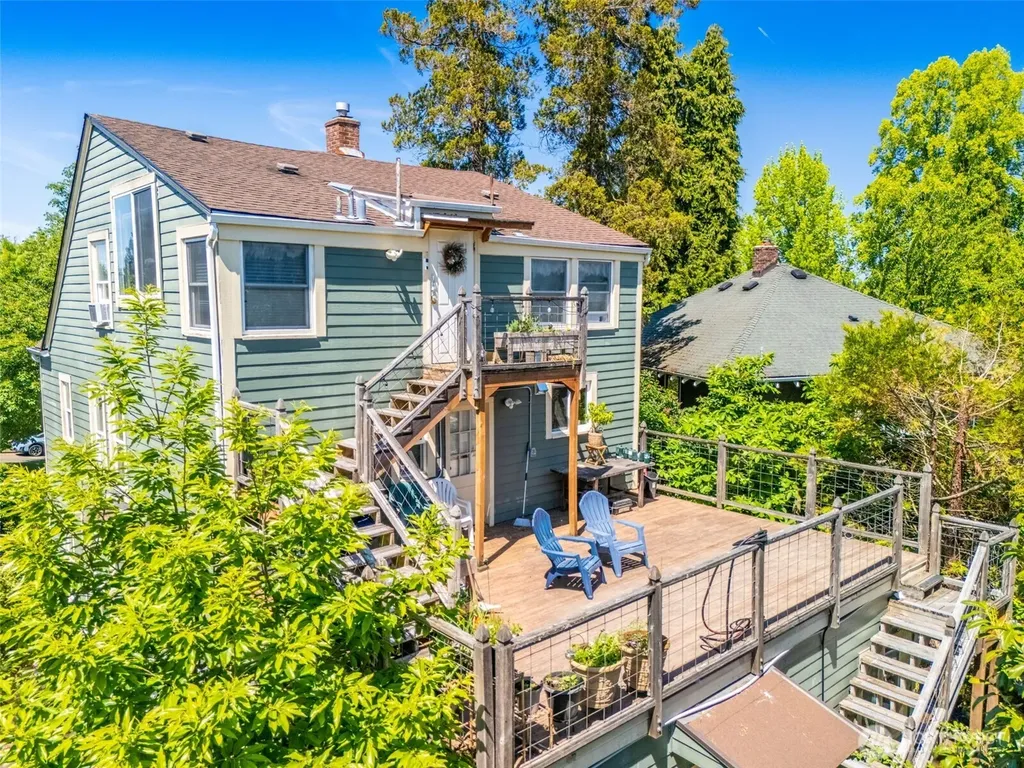 5604 17th Avenue NE Seattle WA 98105
