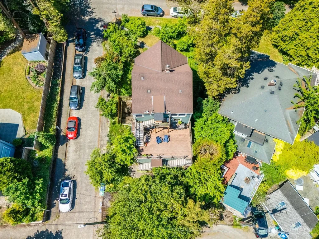 5604 17th Avenue NE Seattle WA 98105