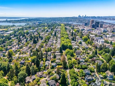 5604 17th Avenue NE Seattle WA 98105