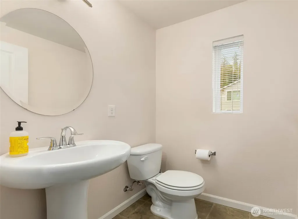 15720 Manor Way Lynnwood WA 98087