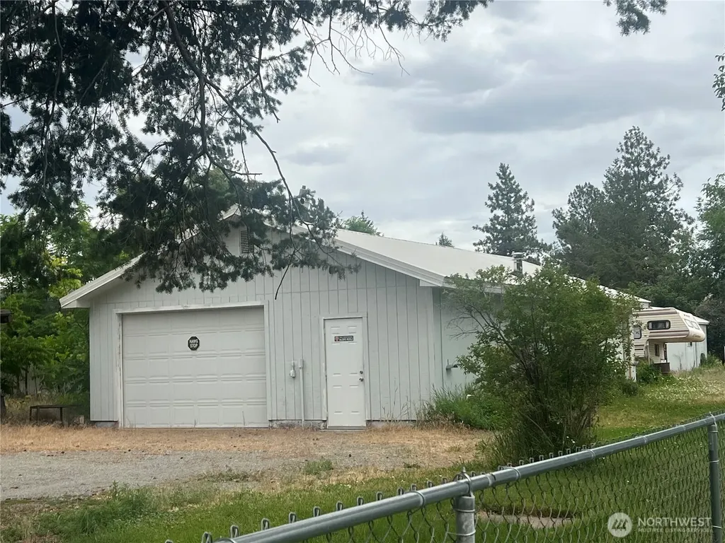 2274 Elmway Okanogan WA 98840