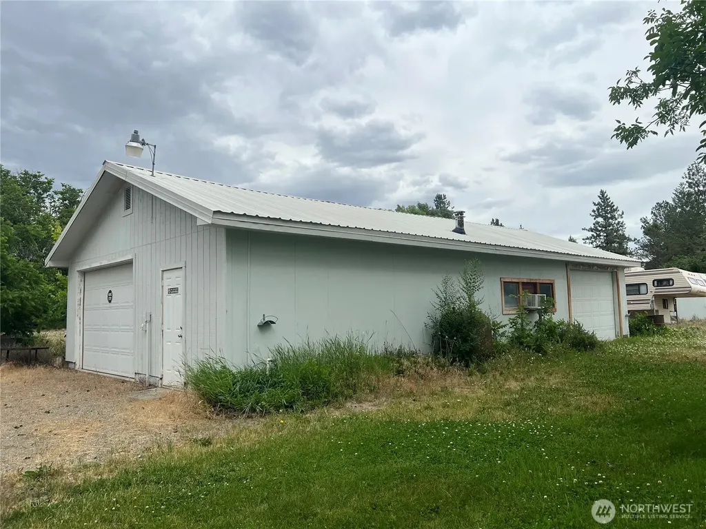 2274 Elmway Okanogan WA 98840