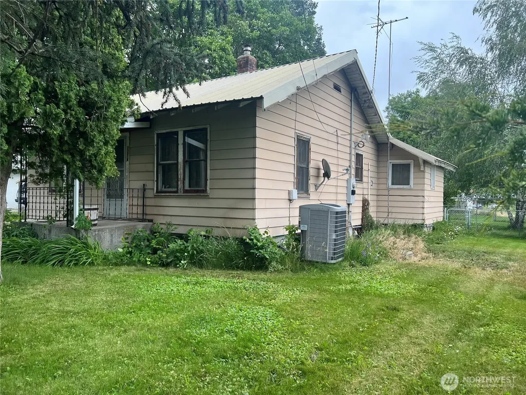 2274 Elmway Okanogan WA 98840