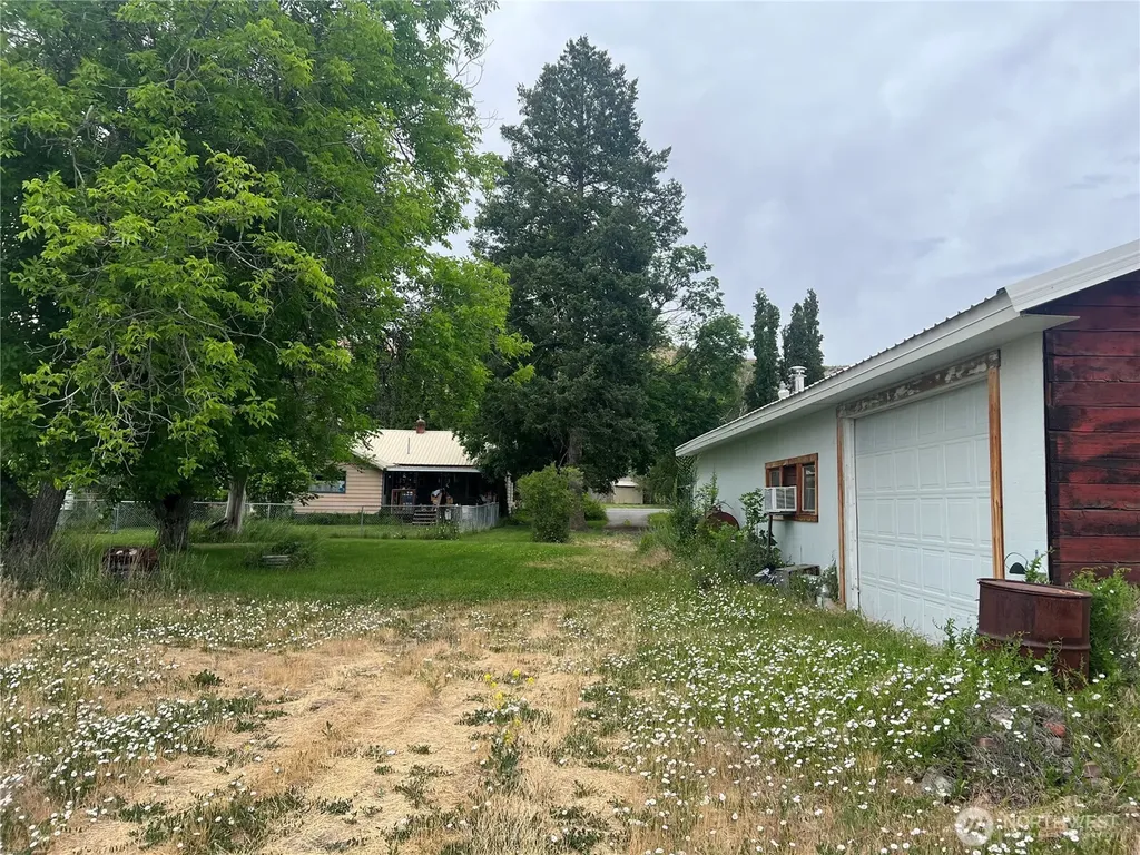 2274 Elmway Okanogan WA 98840