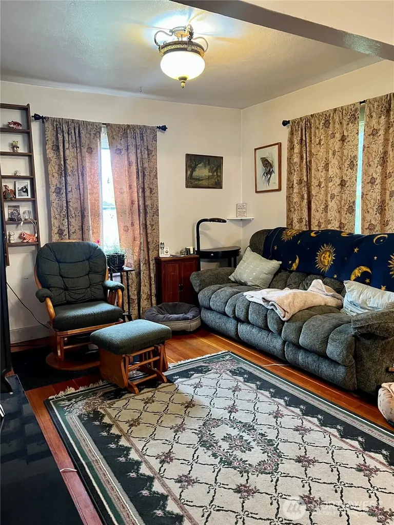 2274 Elmway Okanogan WA 98840