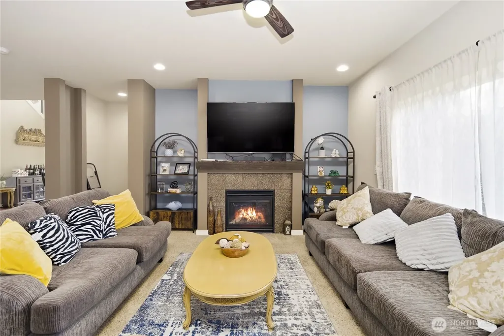 6404 Stuart Place SE Auburn WA 98092