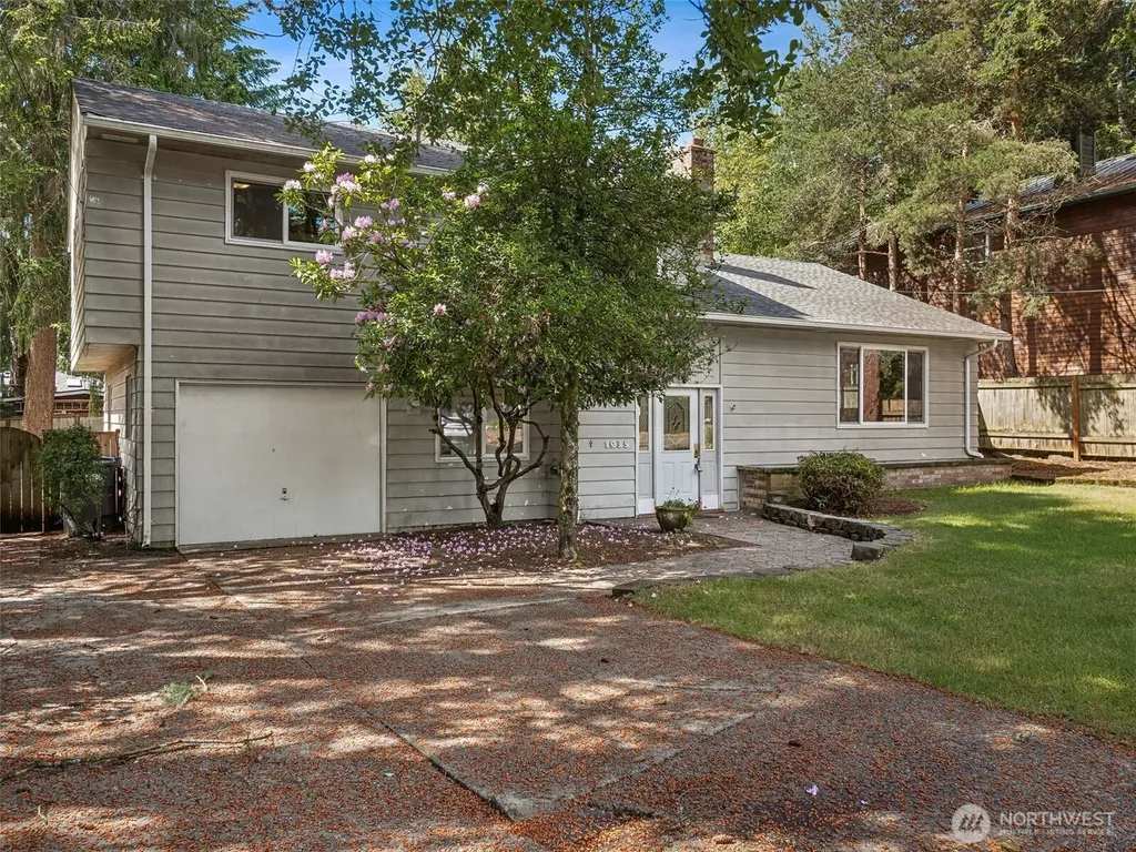 1935 SW 164th Street Burien WA 98166
