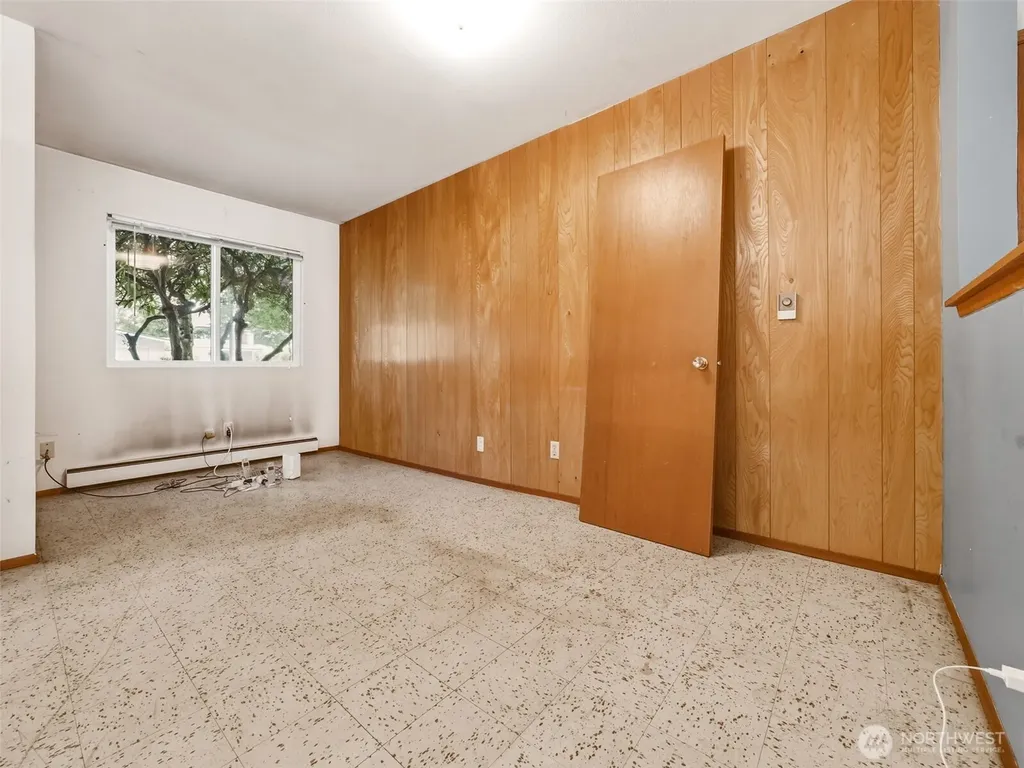 1935 SW 164th Street Burien WA 98166