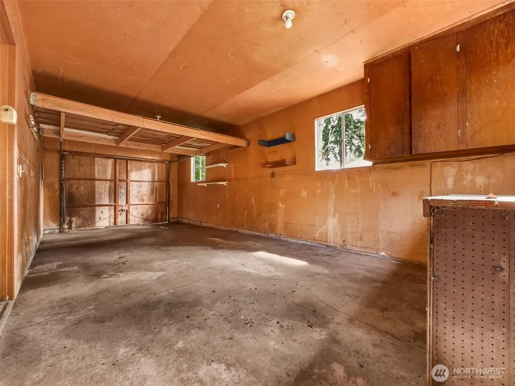 1935 SW 164th Street Burien WA 98166