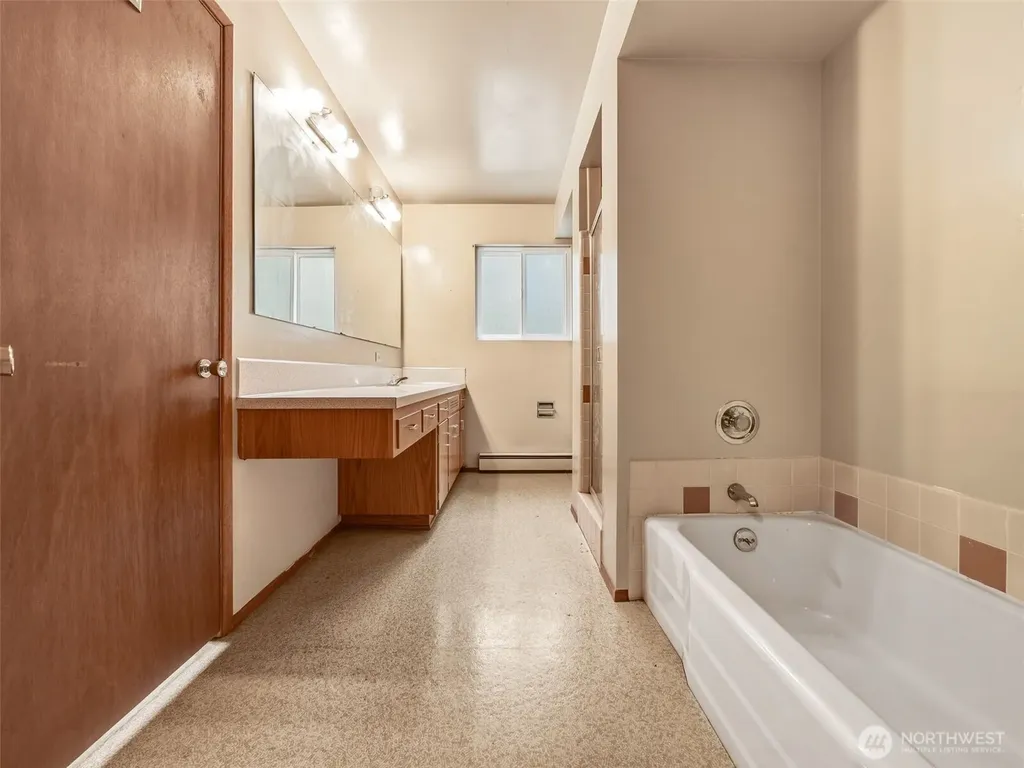 1935 SW 164th Street Burien WA 98166