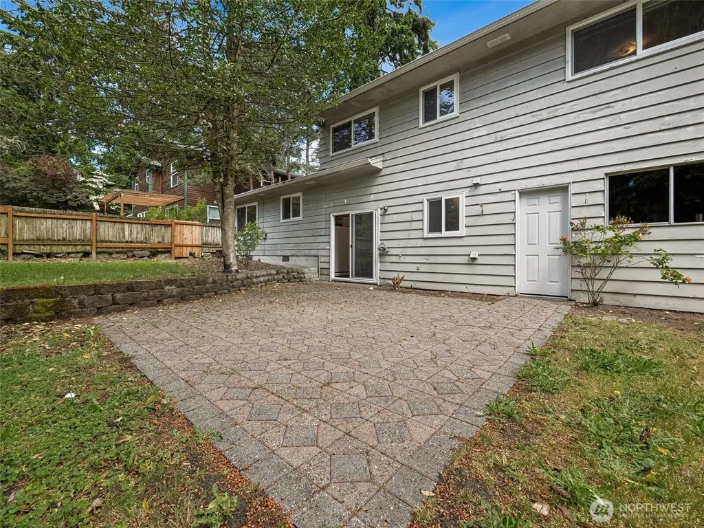 1935 SW 164th Street Burien WA 98166