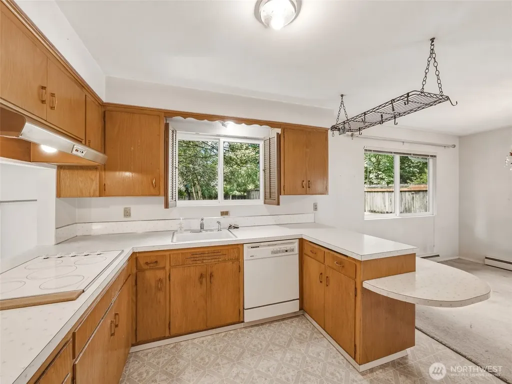 1935 SW 164th Street Burien WA 98166