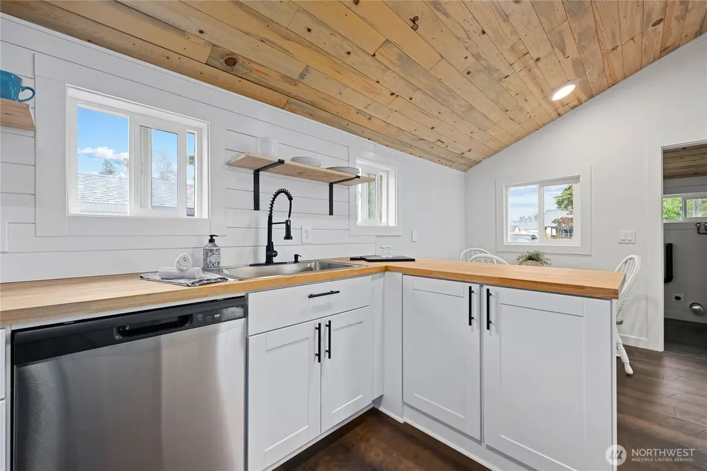 26502 Ridge Avenue Ocean Park WA 98640