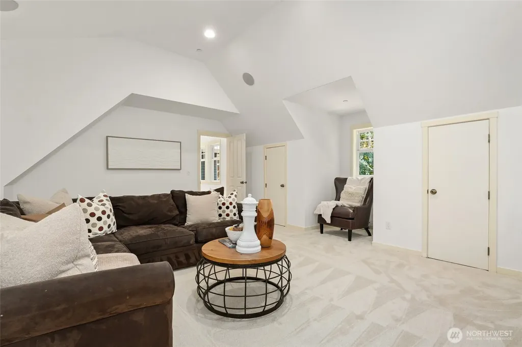 1406 218th Avenue NE Sammamish WA 98074