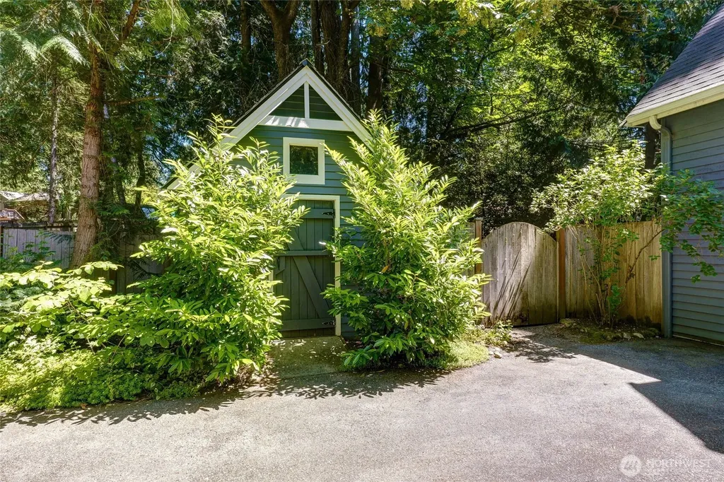 1406 218th Avenue NE Sammamish WA 98074